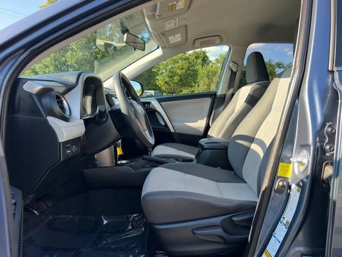 Used 2014 Toyota RAV4 LE AWD/4WD image 14