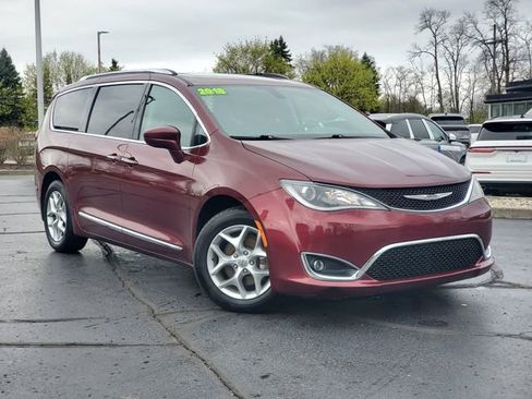 Used 2018 Chrysler Pacifica Touring-L Plus w/ Tire & Wheel Group FWD image 35