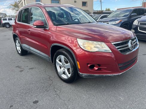 Used 2010 Volkswagen Tiguan 2WD image 3