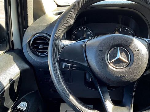 Used 2019 Mercedes-Benz Metris w/ Driver Comfort Package image 10