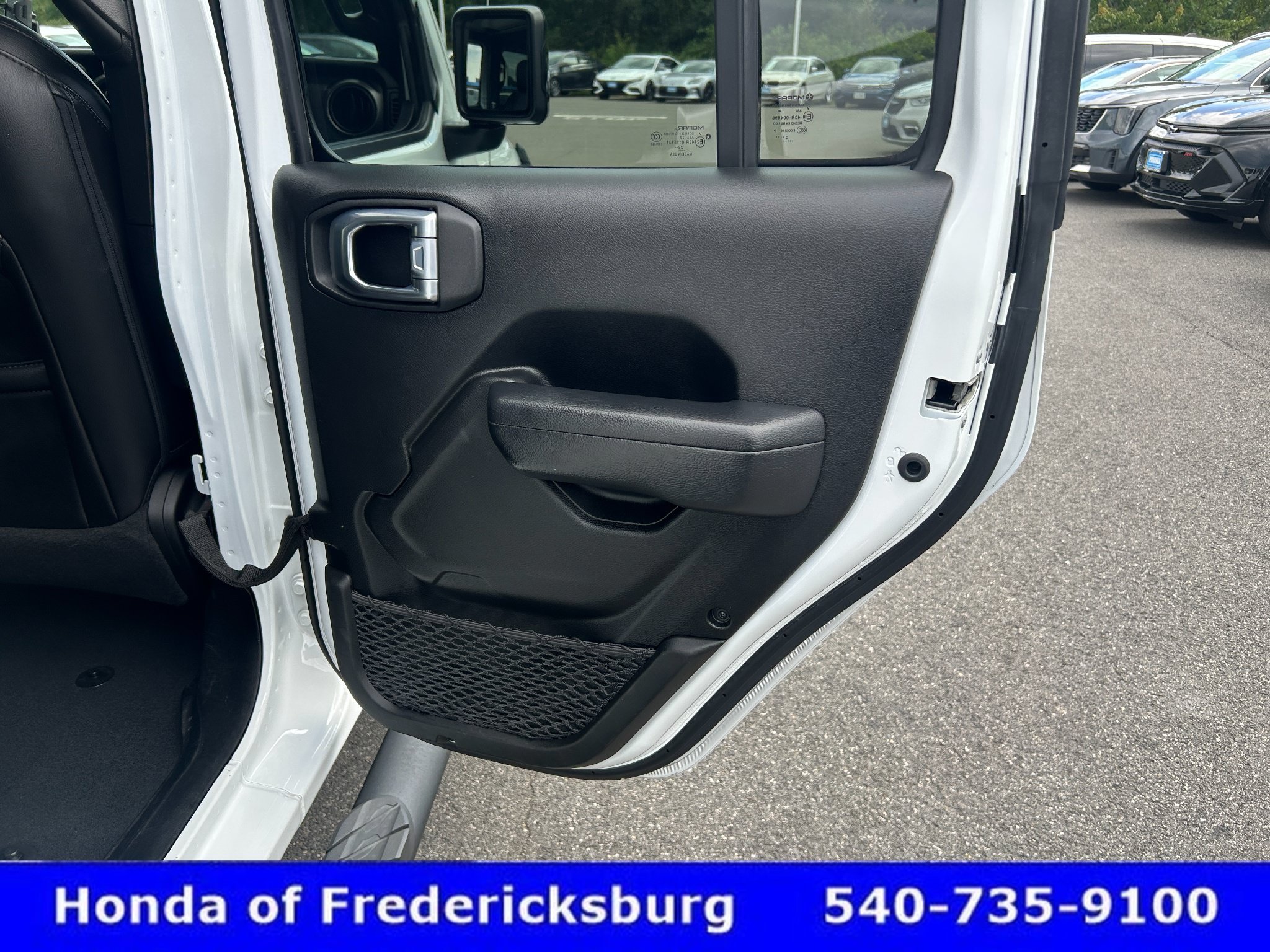 Used 2023 Jeep Gladiator Sport AWD/4WD image 13