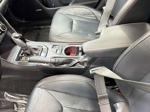 Used 2019 Subaru Crosstrek 2.0i Limited w/ Moonroof Package w/Navigation AWD/4WD image 23