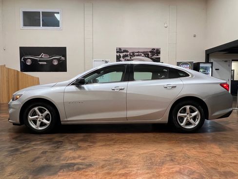 Used 2018 Chevrolet Malibu LS FWD image 6