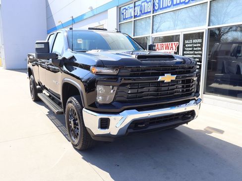 New 2026 Chevrolet Silverado 3500 W/T AWD/4WD image 2