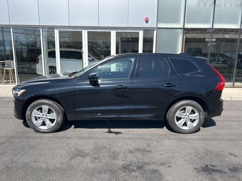 Used 2025 Volvo XC60 B5 Plus AWD/4WD image 2