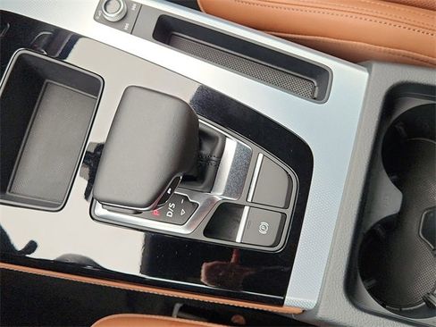 Used 2025 Audi Q5 2.0T Premium Plus w/ Premium Plus Package image 16