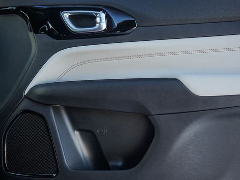 New 2026 Jeep Compass Limited image 9