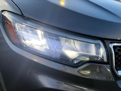 Used 2023 Jeep Compass Sport image 25