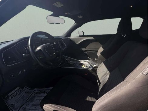 Used 2019 Dodge Challenger SXT image 9