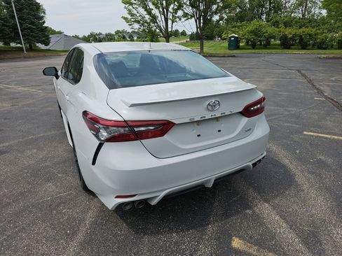 Used 2024 Toyota Camry XSE FWD image 3