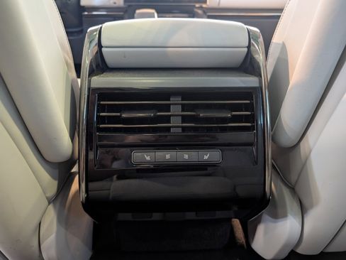 Used 2024 Land Rover Range Rover Sport SE image 27