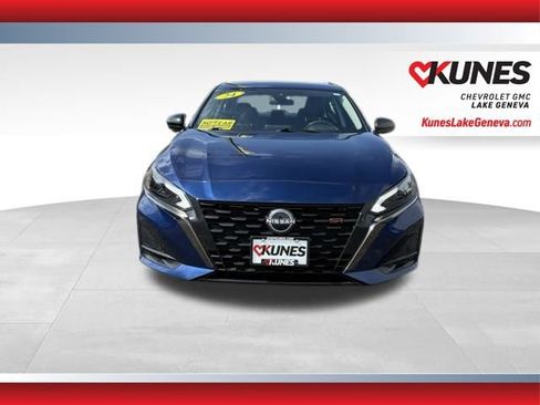 Used 2024 Nissan Altima 2.5 SR FWD image 12