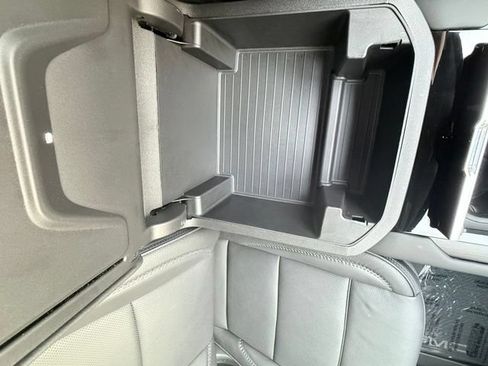 Used 2025 GMC Yukon Denali RWD image 40
