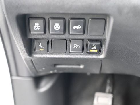 Used 2020 Nissan Pathfinder Platinum image 25