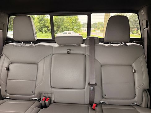 Used 2024 Chevrolet Silverado 3500 LTZ w/ LTZ Convenience Package AWD/4WD image 27
