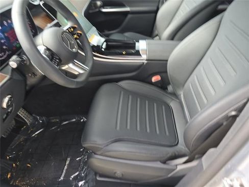 Used 2025 Mercedes-Benz GLC 350e 4MATIC image 25