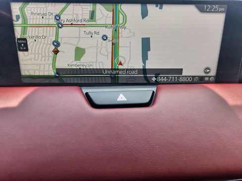 Used 2025 MAZDA CX-70 Plug-In Hybrid w/ Premium Plus AWD/4WD image 16