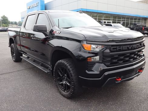 Used 2022 Chevrolet Silverado 1500 Custom Trail Boss AWD/4WD image 2