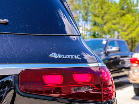 Used 2025 Mercedes-Benz GLS 450 4MATIC image 8