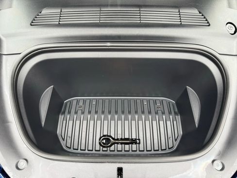 Used 2022 Tesla Model Y Performance image 29