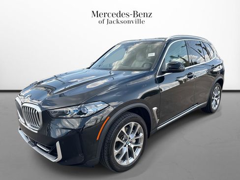 Used 2025 BMW X5 xDrive40i w/ Premium Package AWD/4WD image 7