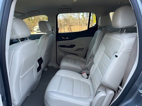 Used 2023 GMC Acadia Denali image 15