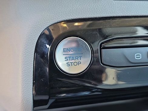 Used 2025 Ford Escape SE image 26