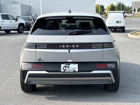 Used 2025 Hyundai Ioniq 5 SE RWD image 26