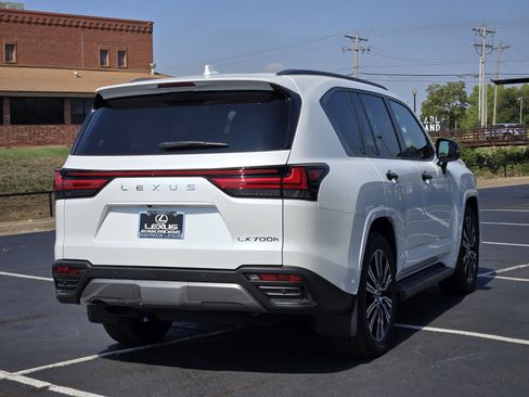 New 2025 Lexus LX 700h Luxury w/ Appearance Package image 4