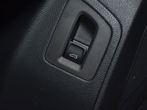 Used 2023 Volkswagen Atlas SE image 6