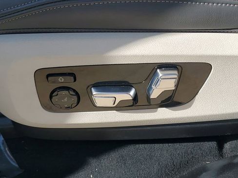 Used 2024 BMW X7 M60i w/ Executive Package image 12