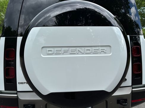 Used 2023 Land Rover Defender 130 X-Dynamic SE AWD/4WD image 13