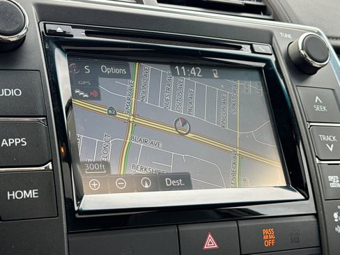 Used 2015 Toyota Camry XLE image 22