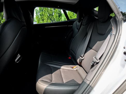 Used 2025 Tesla Model S AWD/4WD image 8