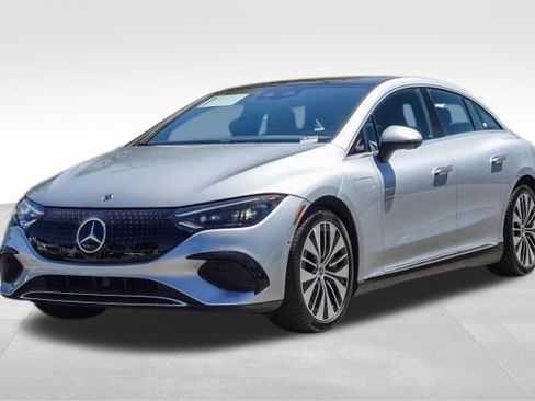 Used 2023 Mercedes-Benz EQE 500 4MATIC Sedan image 3