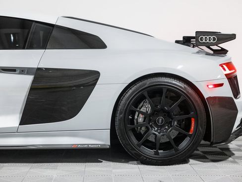 Used 2018 Audi R8 V10 plus w/ Full Leather Package image 14