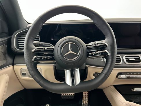 New 2026 Mercedes-Benz GLS 580 4MATIC image 12