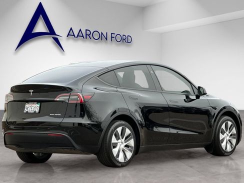 Used 2023 Tesla Model Y Long Range image 5