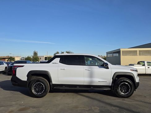 New 2026 Chevrolet Silverado EV Trail Boss image 8