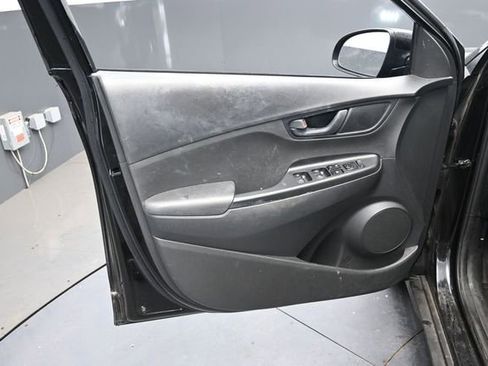 Used 2020 Hyundai Kona SEL FWD image 11