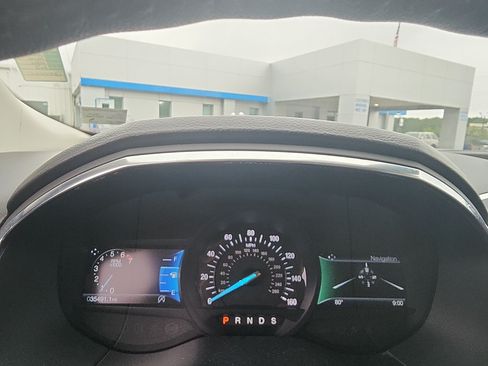 Used 2020 Ford Edge Titanium AWD/4WD image 8