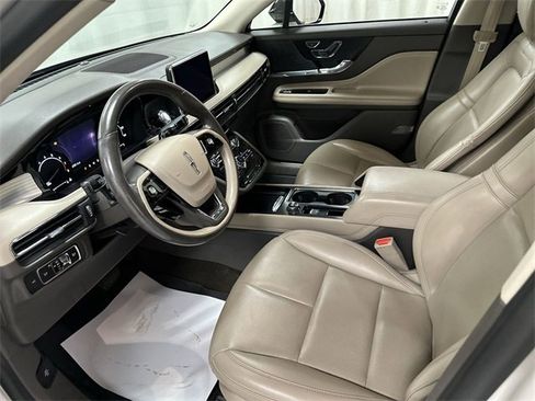 Used 2020 Lincoln Corsair Standard w/ Equipment Group 101A image 14