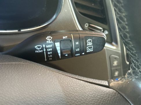 Used 2017 Hyundai Santa Fe Limited AWD/4WD image 34