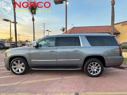 Used 2019 Cadillac Escalade ESV Luxury image 6