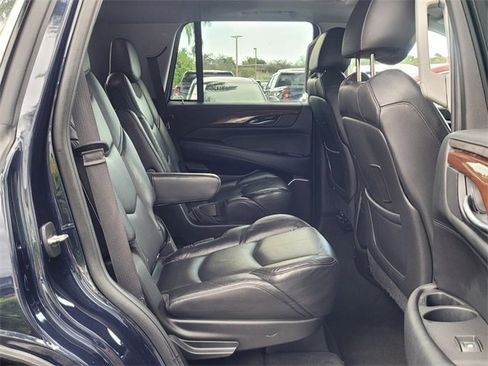 Used 2019 Cadillac Escalade Premium Luxury image 29