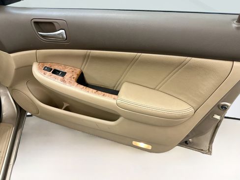 Used 2003 Honda Accord EX image 32