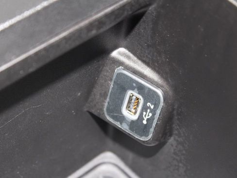 Used 2021 Jeep Gladiator Sport image 40