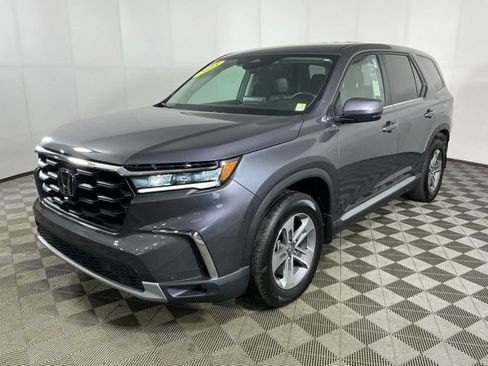 Used 2025 Honda Pilot EX-L image 3