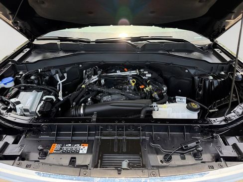 Used 2025 Ford Explorer Active RWD image 9