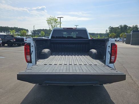 Used 2023 GMC Sierra 1500 SLE AWD/4WD image 18